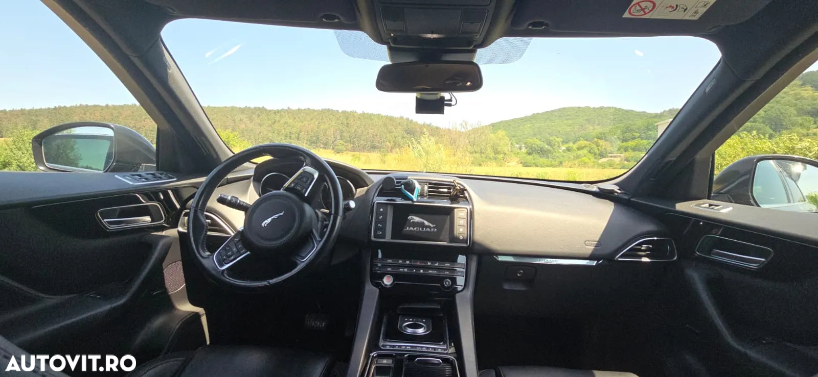 Jaguar F-Pace 25d AWD Aut. Prestige - 4