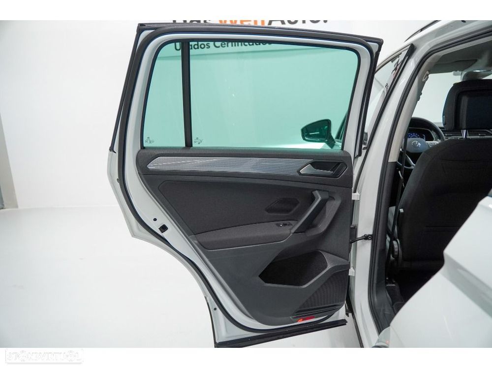 VW Tiguan - 16