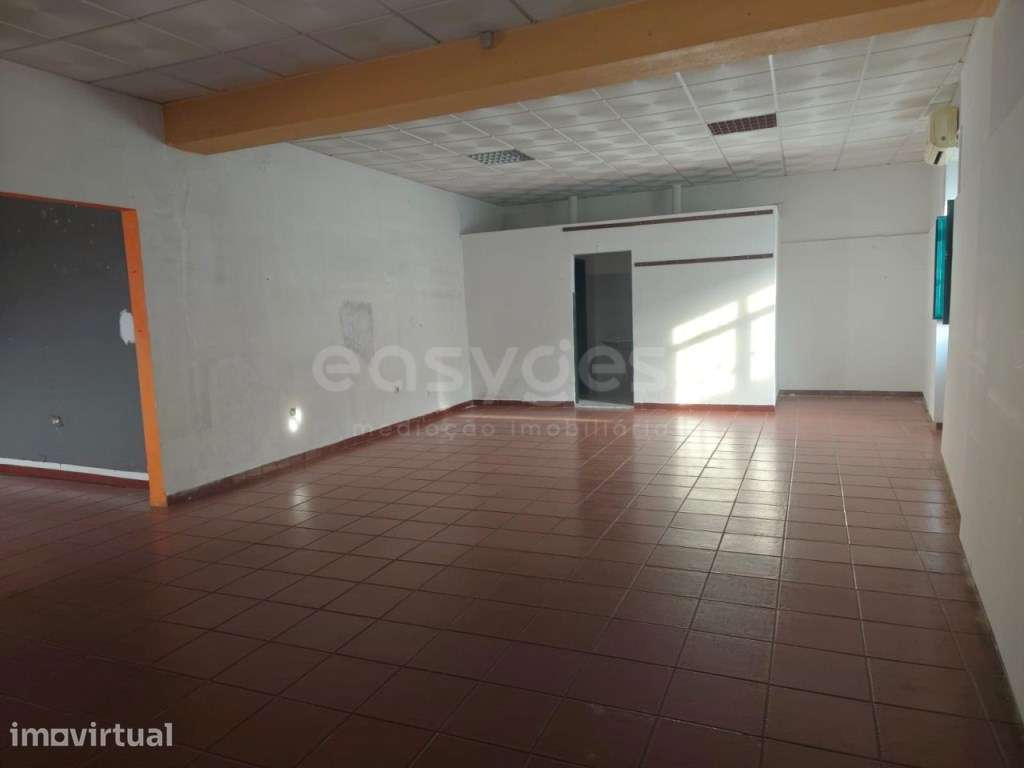 Estabelecimento Comercial em Bom Estado localizado em Montes Velhos - Grande imagem: 2/12