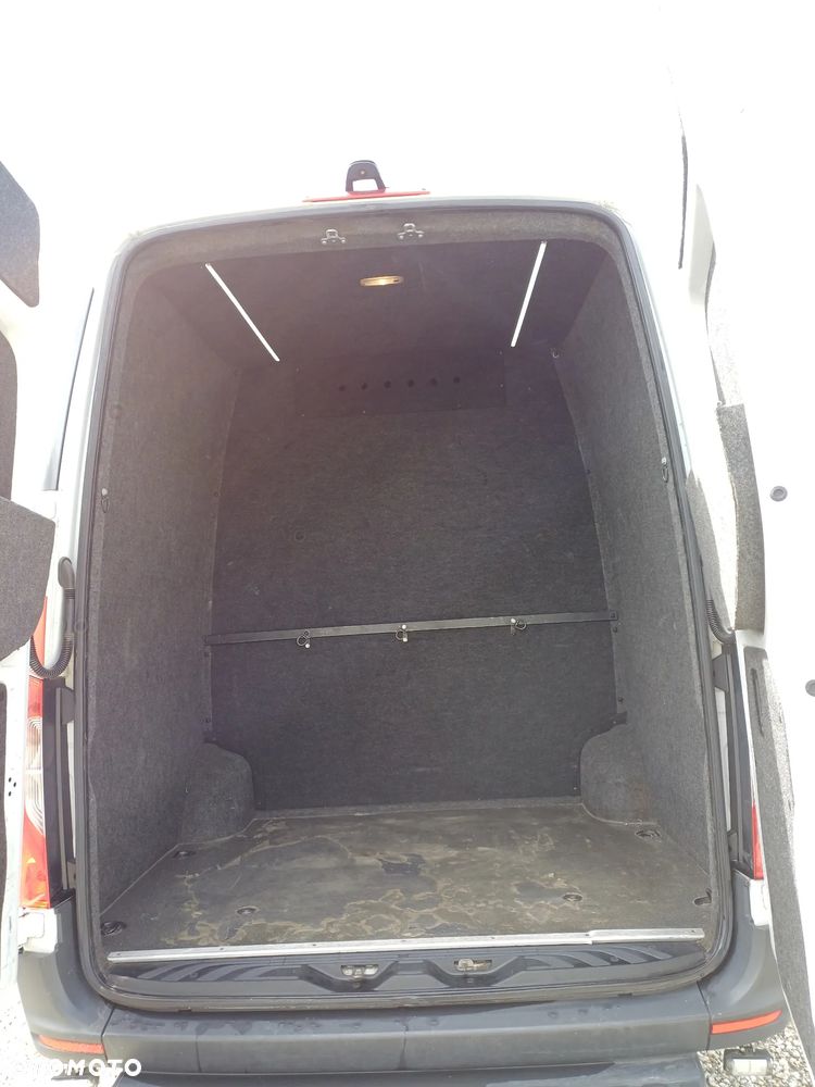 Mercedes-Benz Sprinter - 19