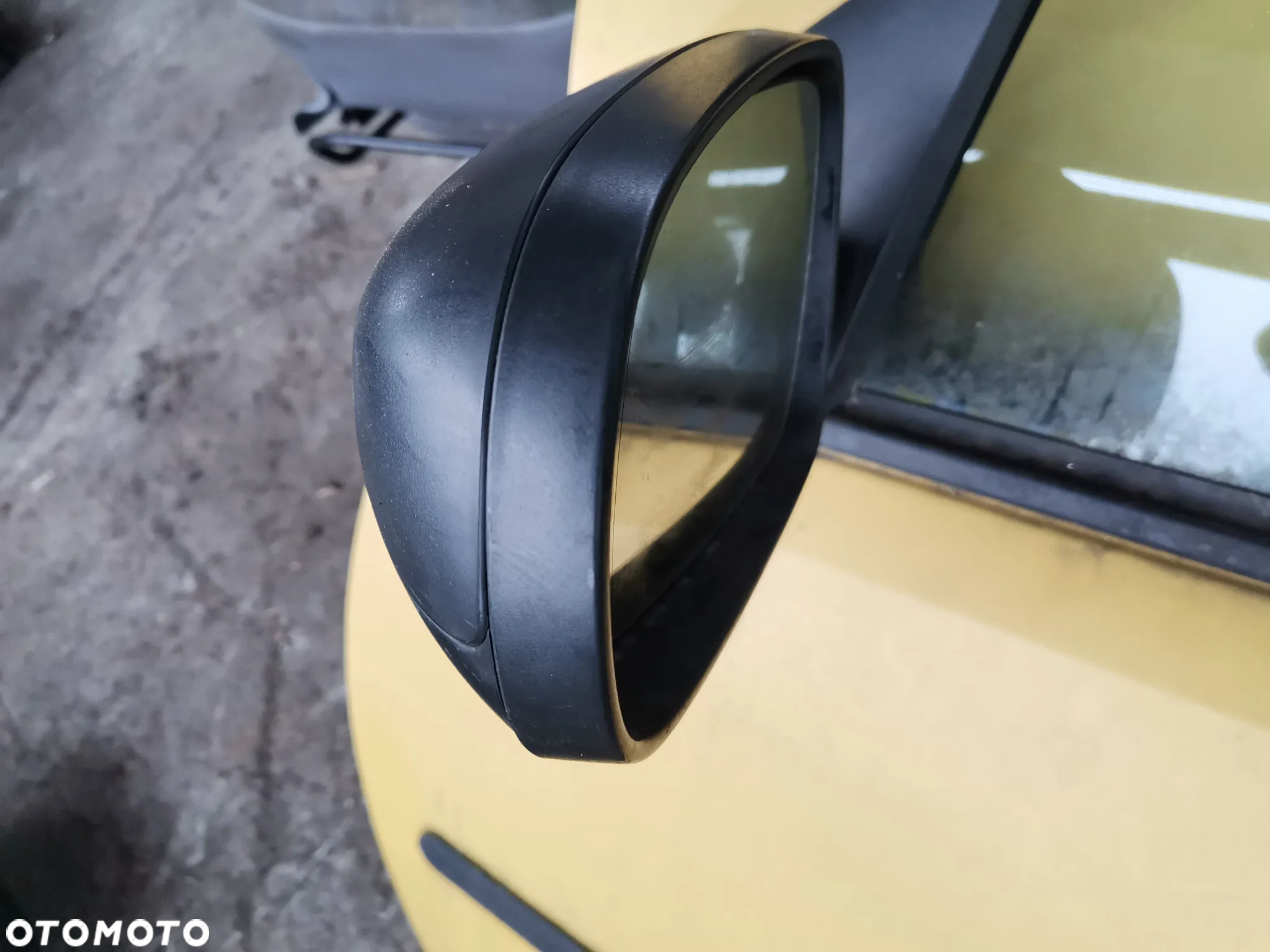 LUSTERKO  PRAWE CORSA C - 2