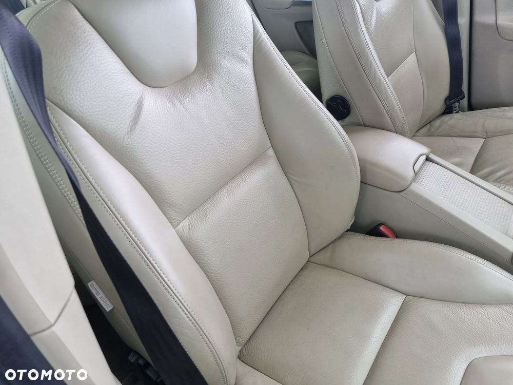 Volvo XC 60 D5 AWD Summum - 4