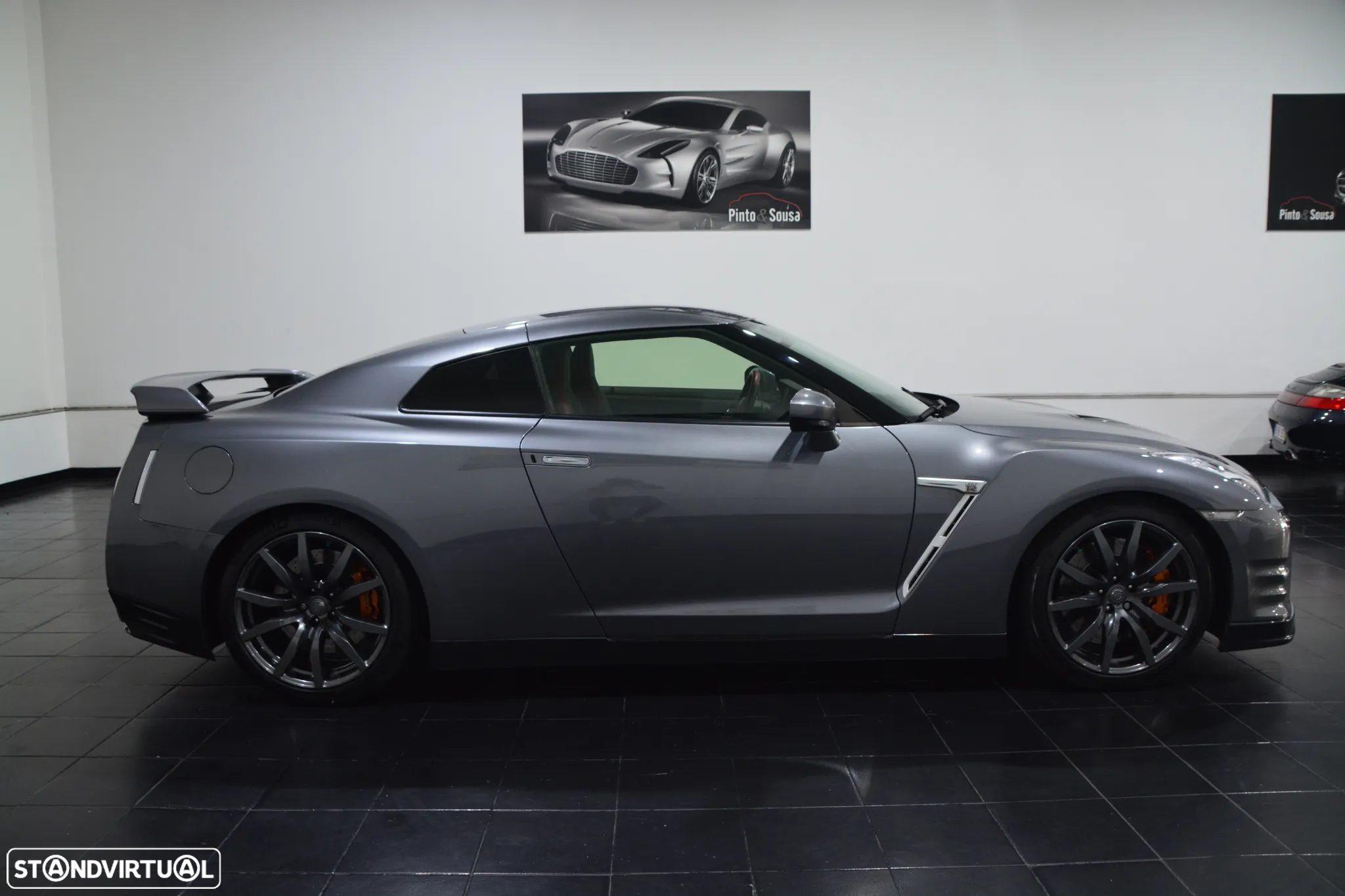 Nissan GT-R 3.8 V6 Black Edition - 11