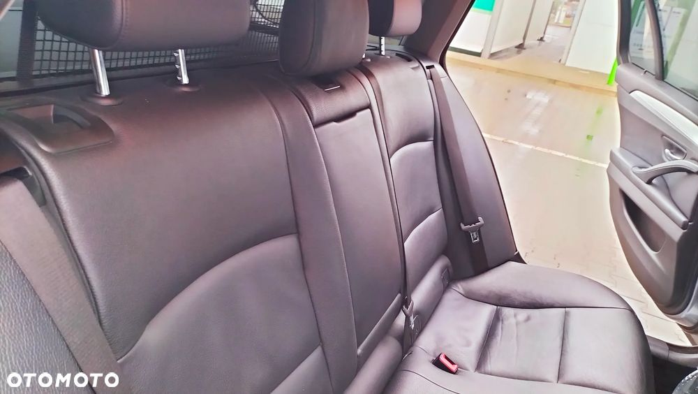 BMW Seria 5 520d xDrive - 9