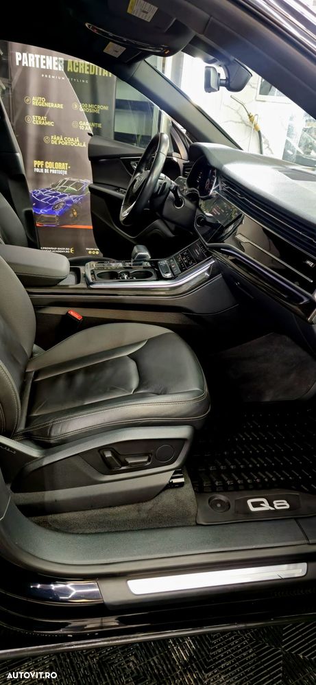 Audi Q8 - 8