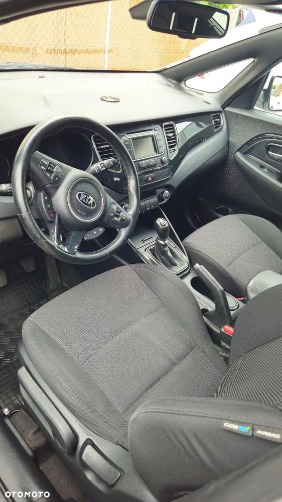 Kia Carens 1.7 CRDi L 7os - 12