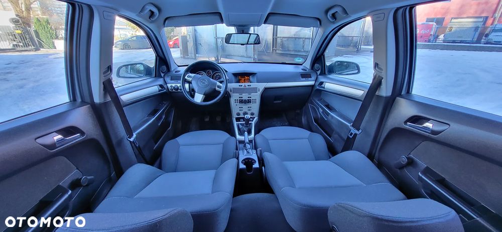 Opel Astra 1.8 Innovation - 18