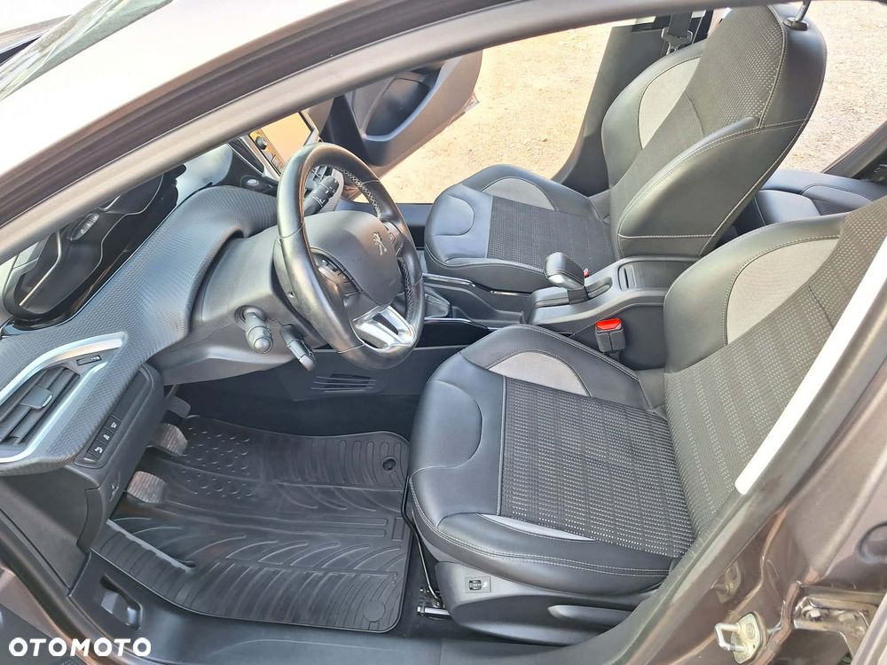 Peugeot 2008 1.6 BlueHDi Allure - 11