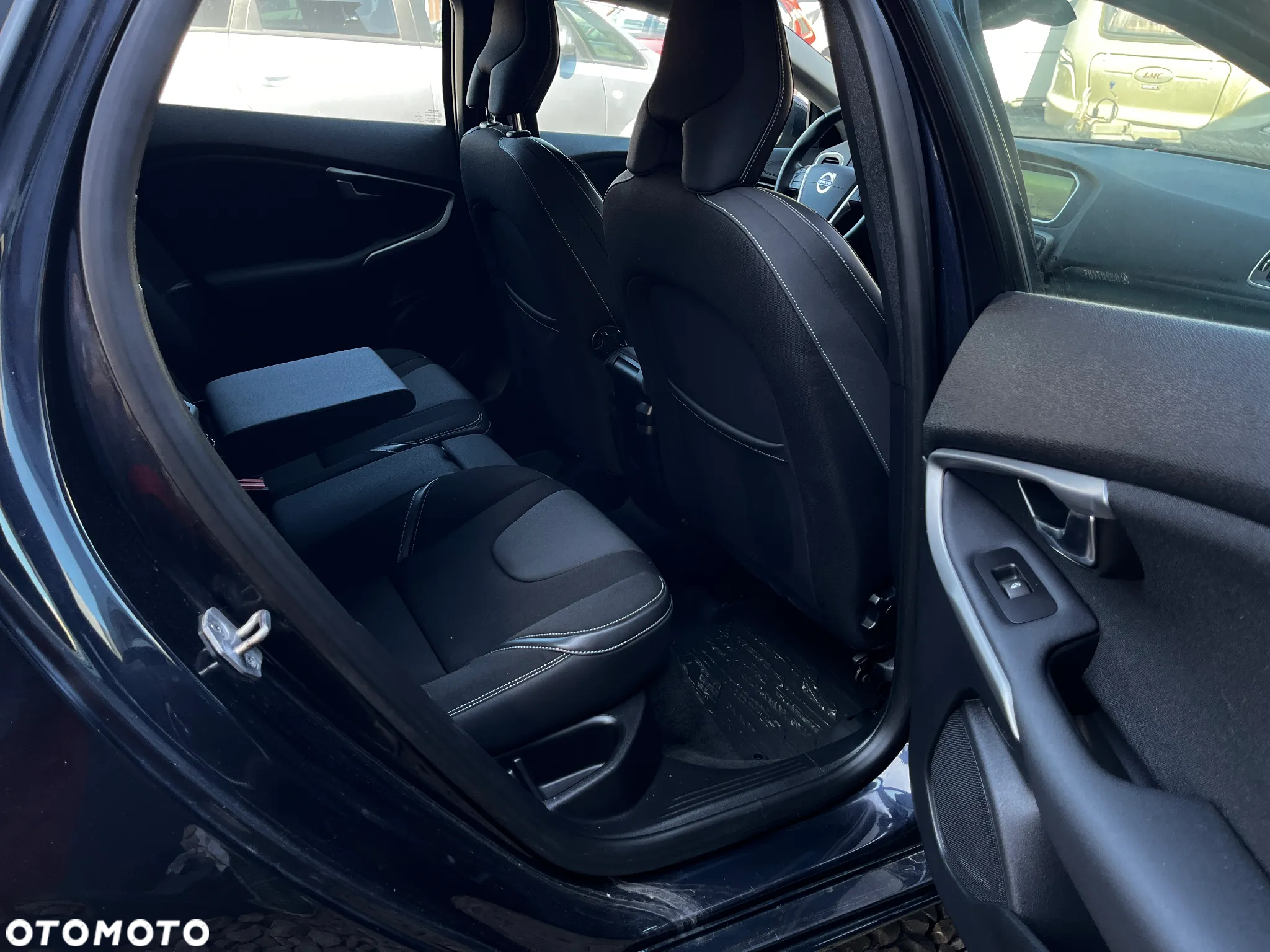 Volvo V40 D2 Drive-E Momentum - 15