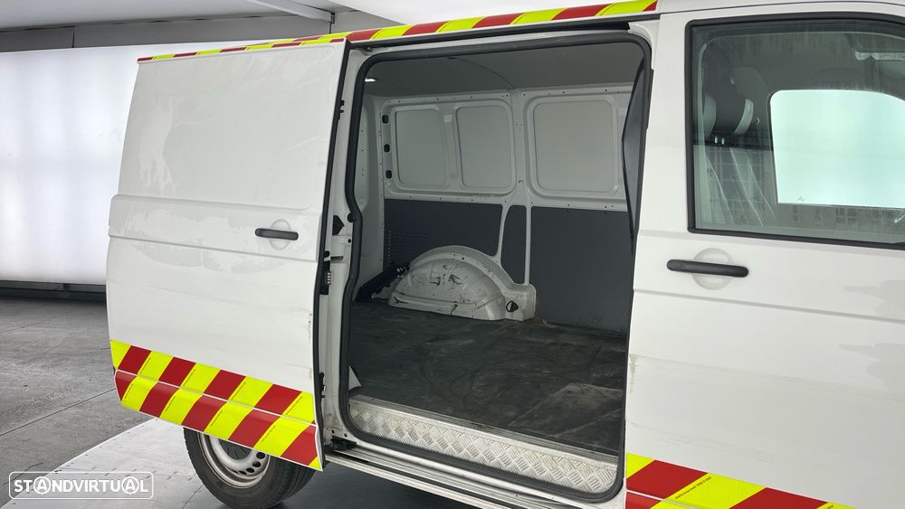 VW Transporter 2.0 TDI L1H1 A8 - 6