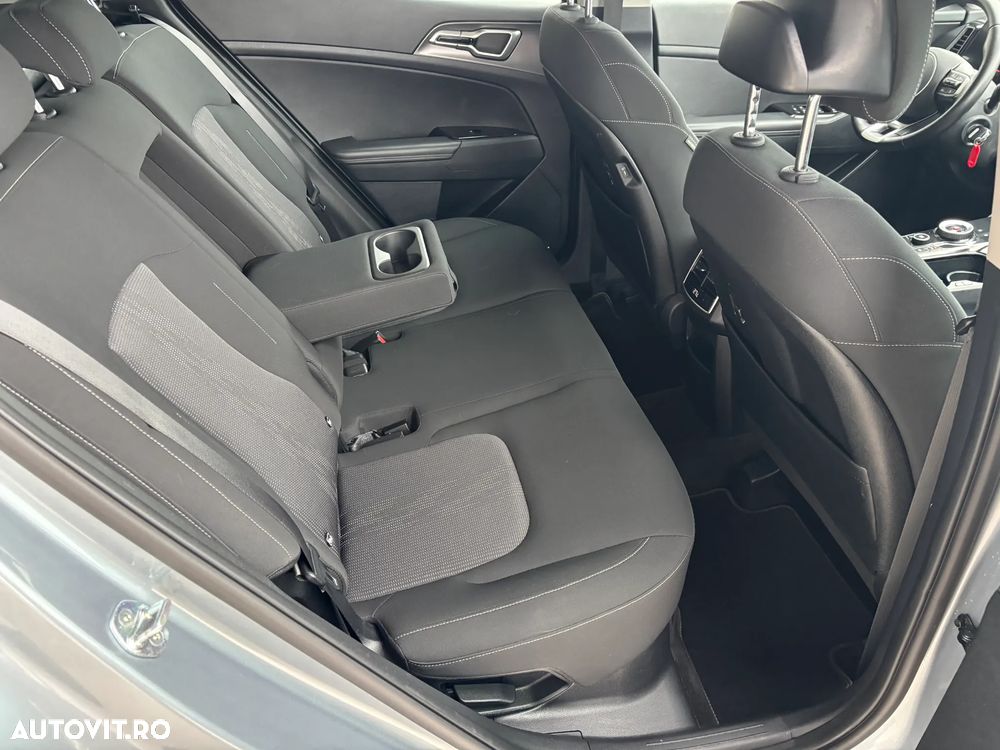 Kia Sportage 1.6 T-GDI HEV 6AT 4x2 Style - 37