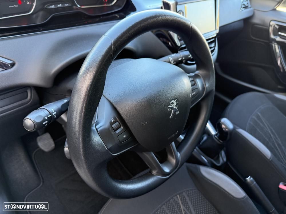 Peugeot 208 1.4 HDi SE Style - 14