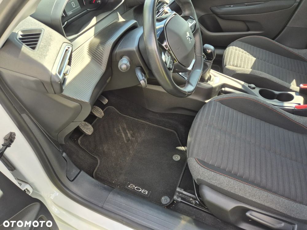 Peugeot 208 PureTech 75 Allure - 23