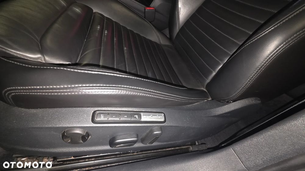 Volkswagen Passat - 13