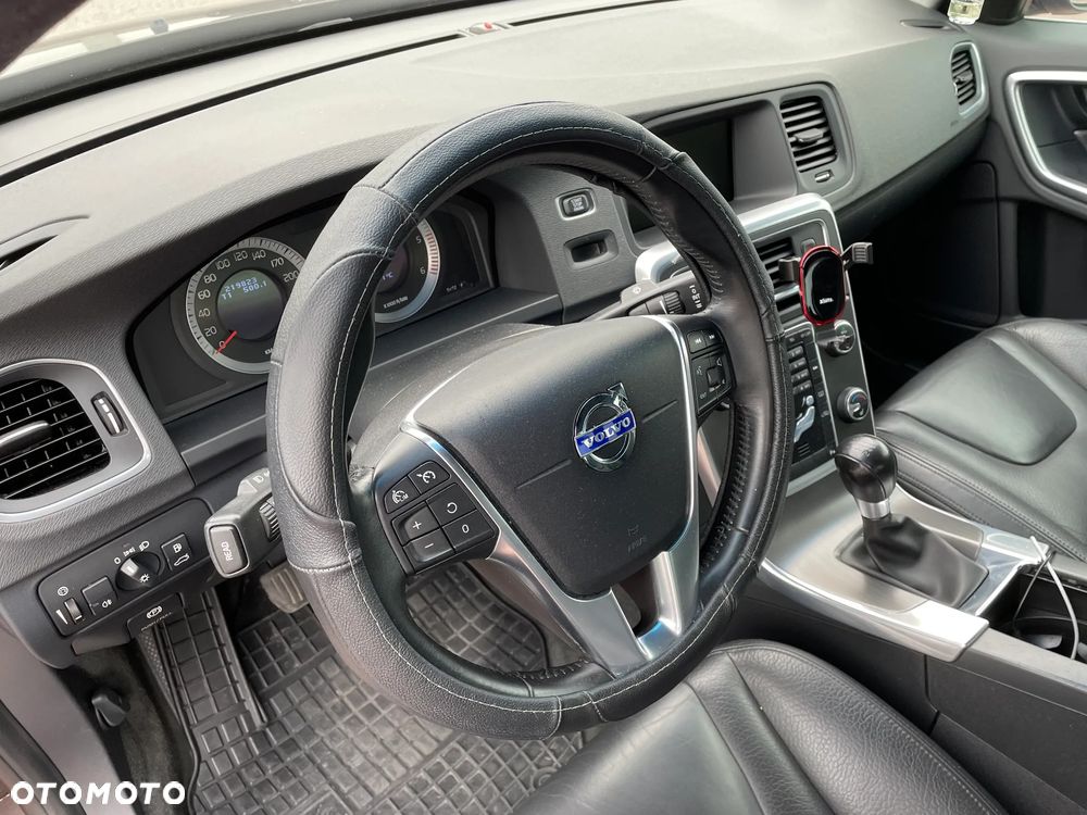 Volvo S60 D5 Summum - 9