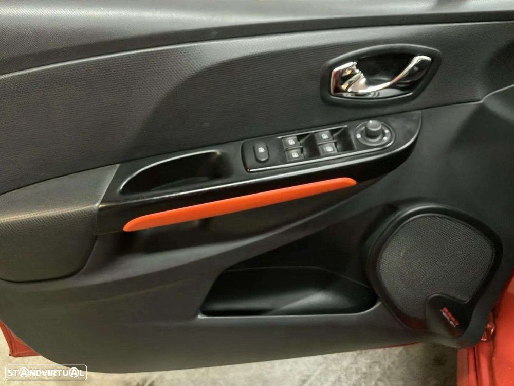 Renault Clio - 21