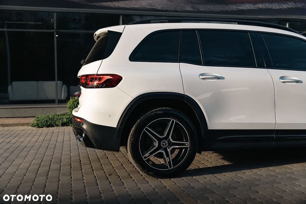 Mercedes-Benz GLB 250 4-Matic AMG Line 8G-DCT - 9