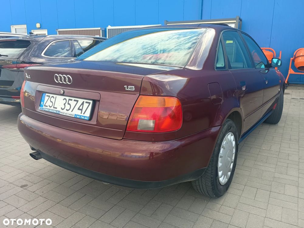 Audi A4 Limousine 1.8 - 5