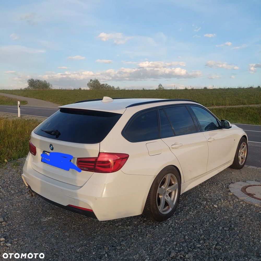 BMW Seria 3 320d M Sport - 2