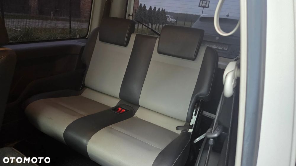 Volkswagen Caddy Maxi Comfortline BMT - 9