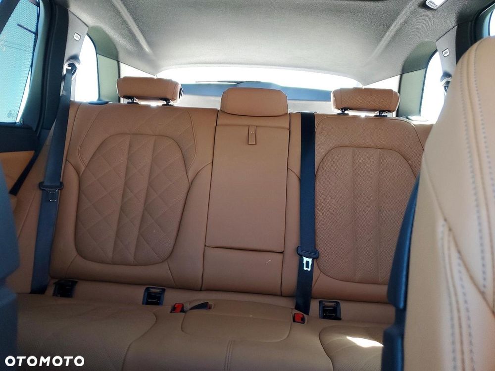 BMW X5 xDrive40i - 11