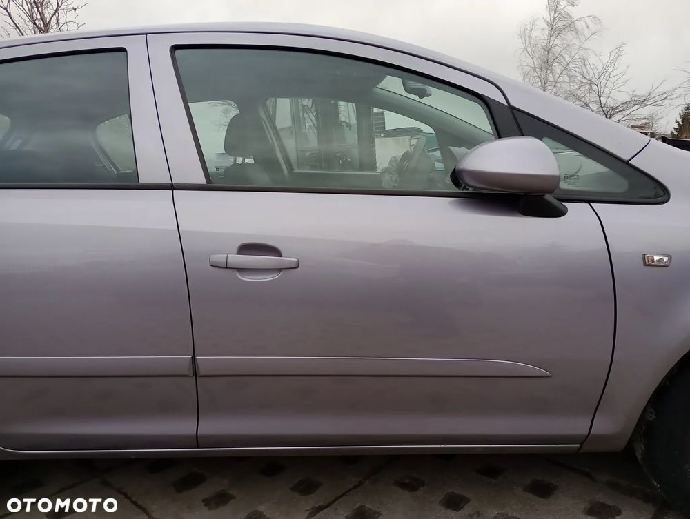 OPEL CORSA D 5d drzwi prawe przednie prawy przód Z166