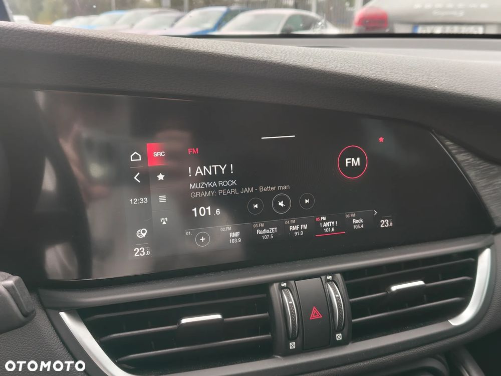 Alfa Romeo Giulia 2.0 Turbo Business - 13