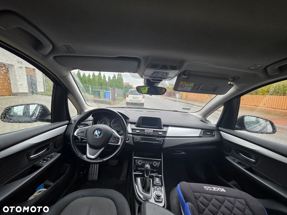 BMW Seria 2 218i - 5