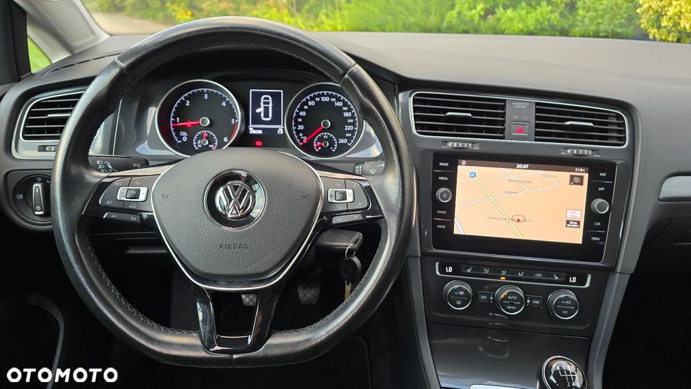 Volkswagen Golf - 14