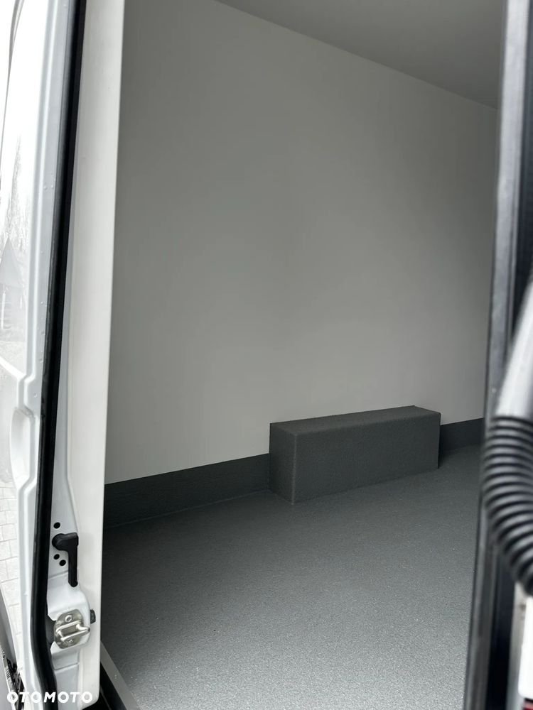 Mercedes-Benz Sprinter - 31