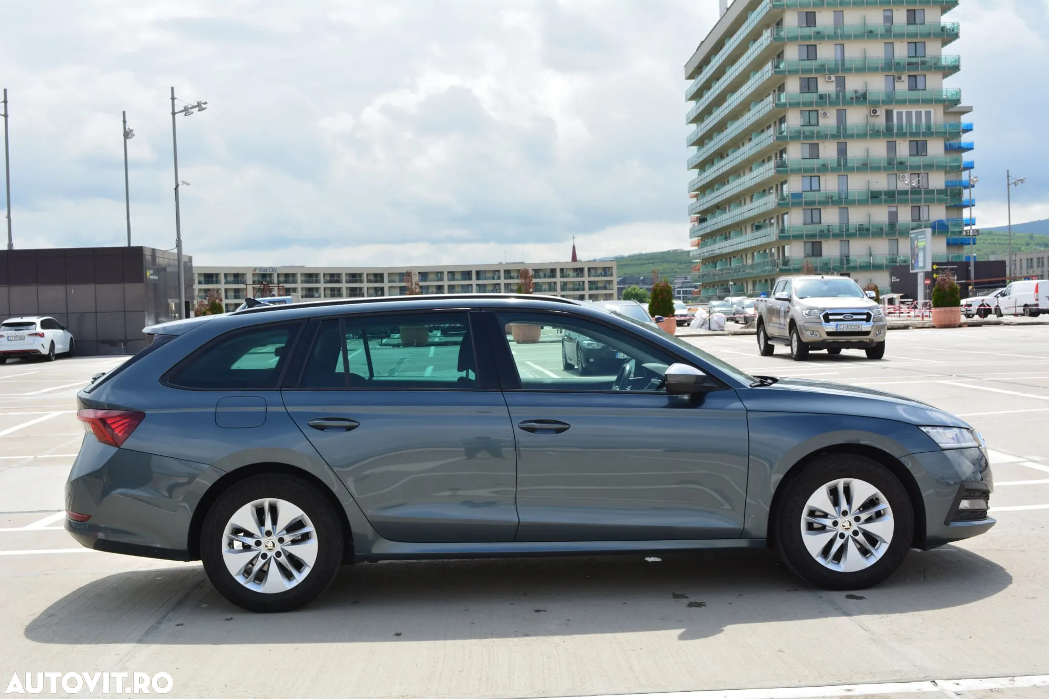 Skoda Octavia Combi 2.0 TDI DSG Ambition - 10