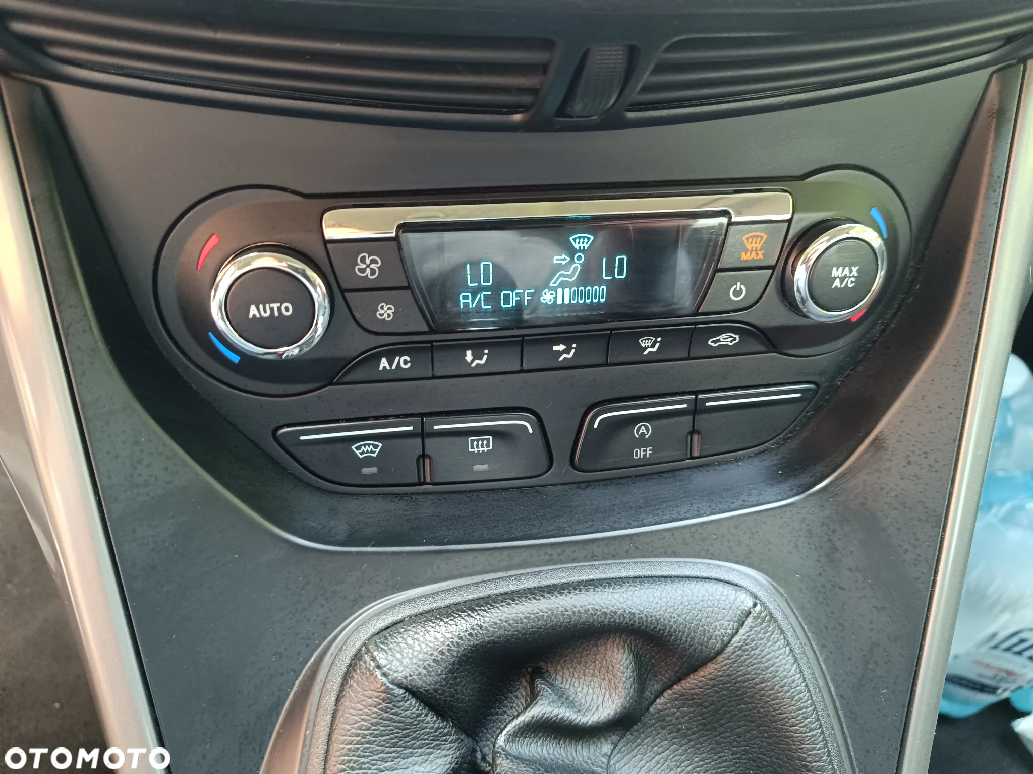 Ford Kuga 2.0 TDCi 2x4 Titanium - 23