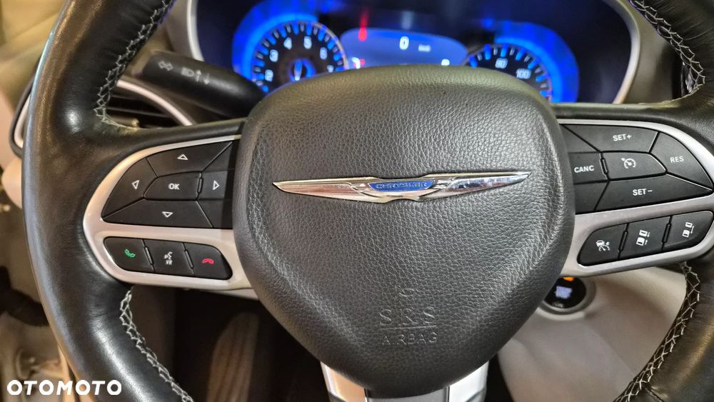 Chrysler Pacifica - 19