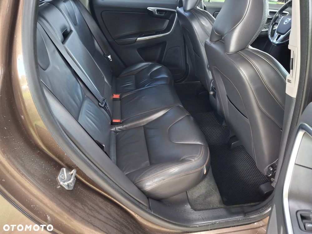 Volvo XC 60 D4 Drive-E Momentum - 5