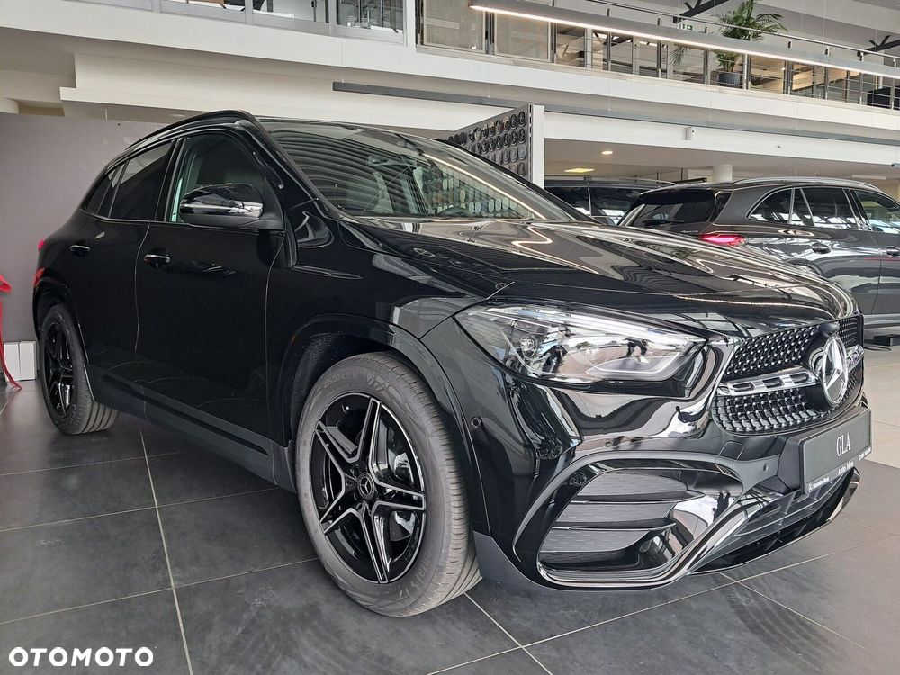 Mercedes-Benz GLA - 9