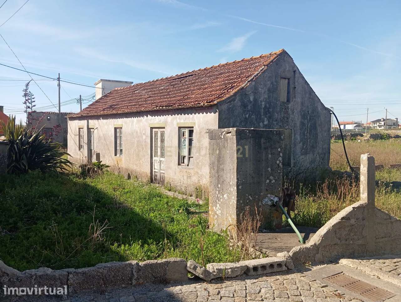 Moradia em Ruína com Excelente Potencial de Construção – Aver-o-Mar, P - Grande imagem: 2/32