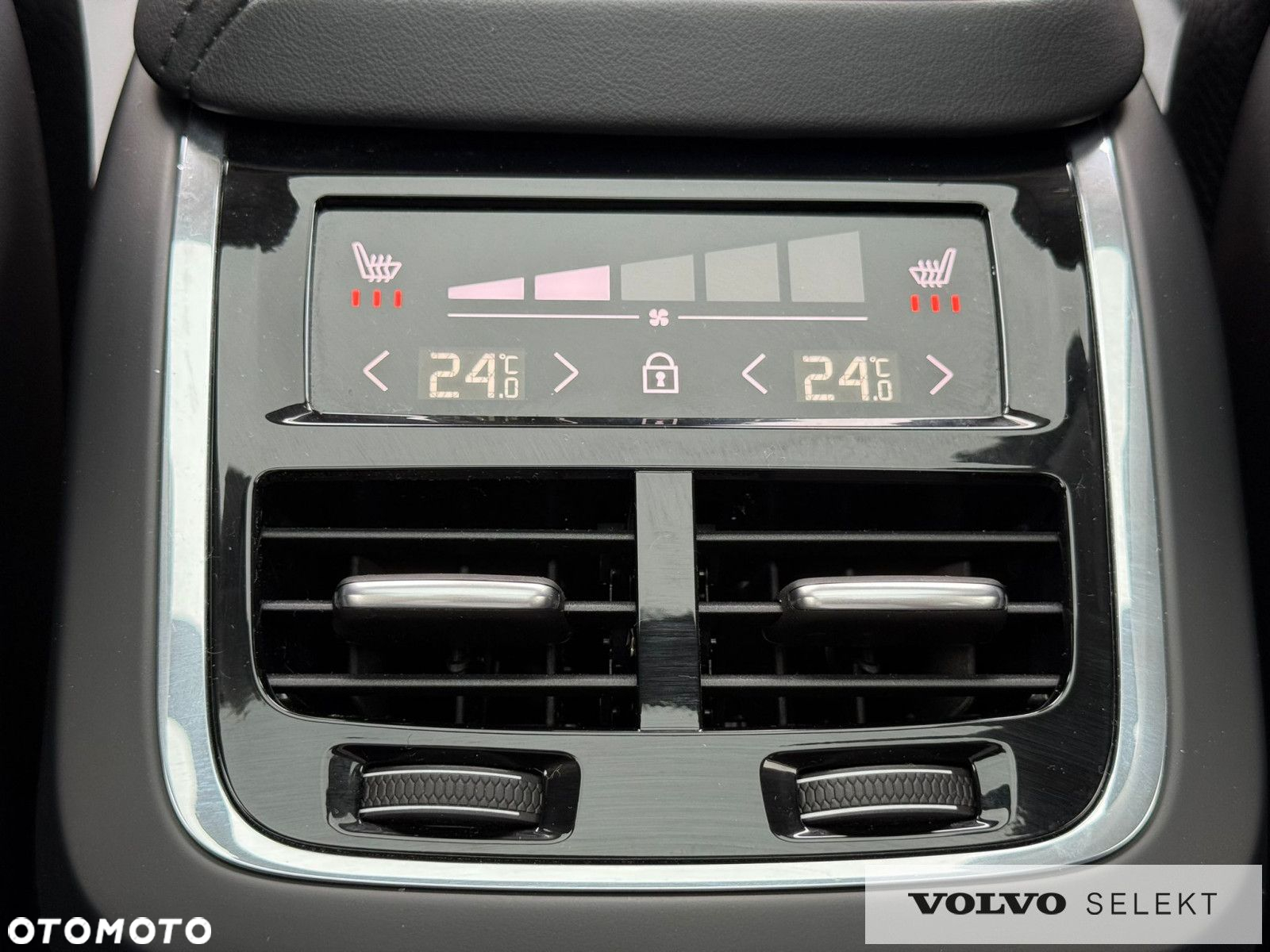 Volvo V60 Cross Country - 32