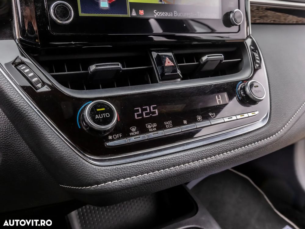 Toyota Corolla 2.0 Hybrid Business Edition - 27