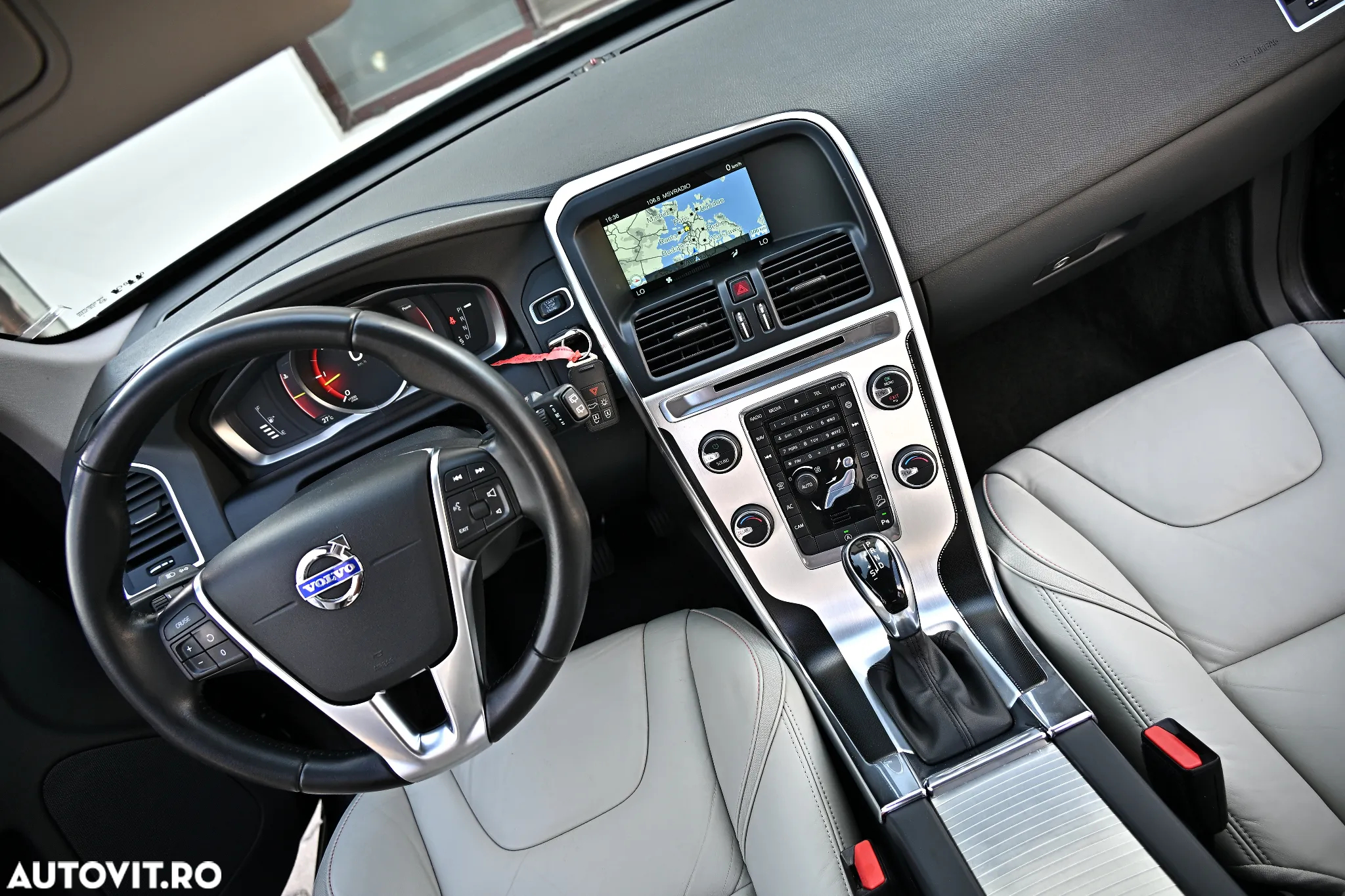 Volvo XC 60 D4 AWD Geartronic Ocean Race - 15