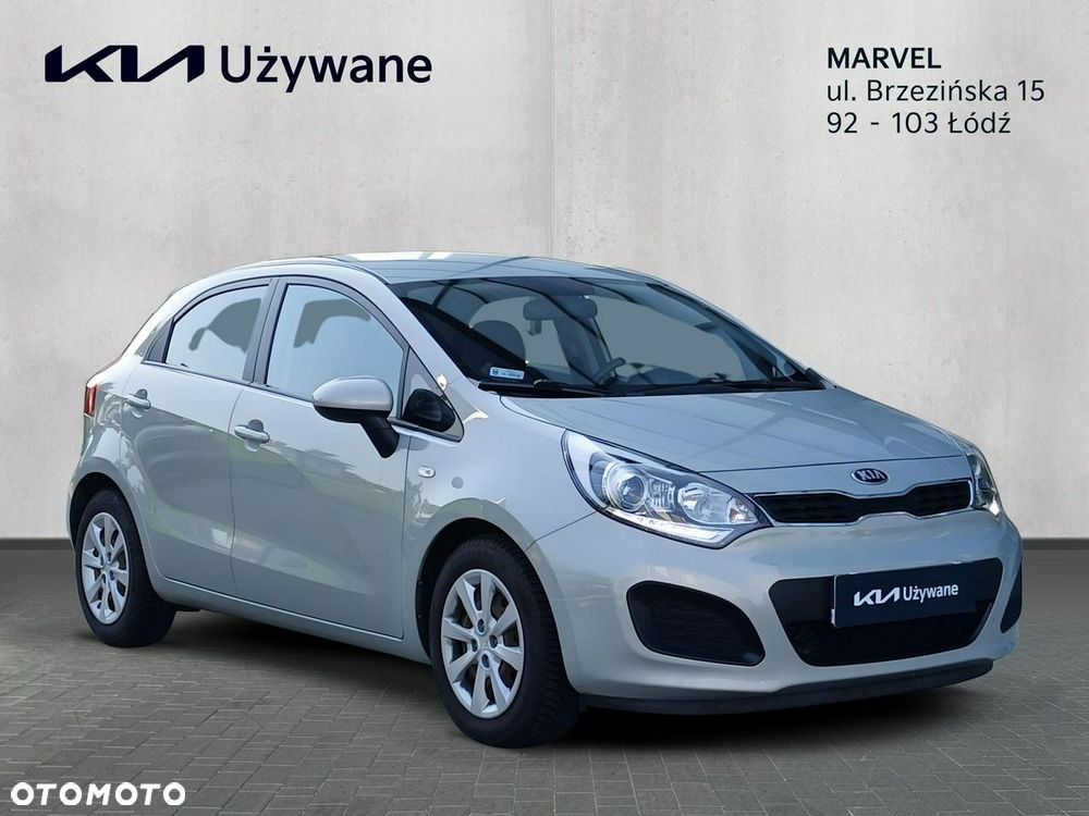 Kia Rio 1.2 L - 8