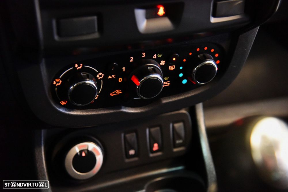 Dacia Duster 1.5 dCi SL Urban Explorer 4WD - 18