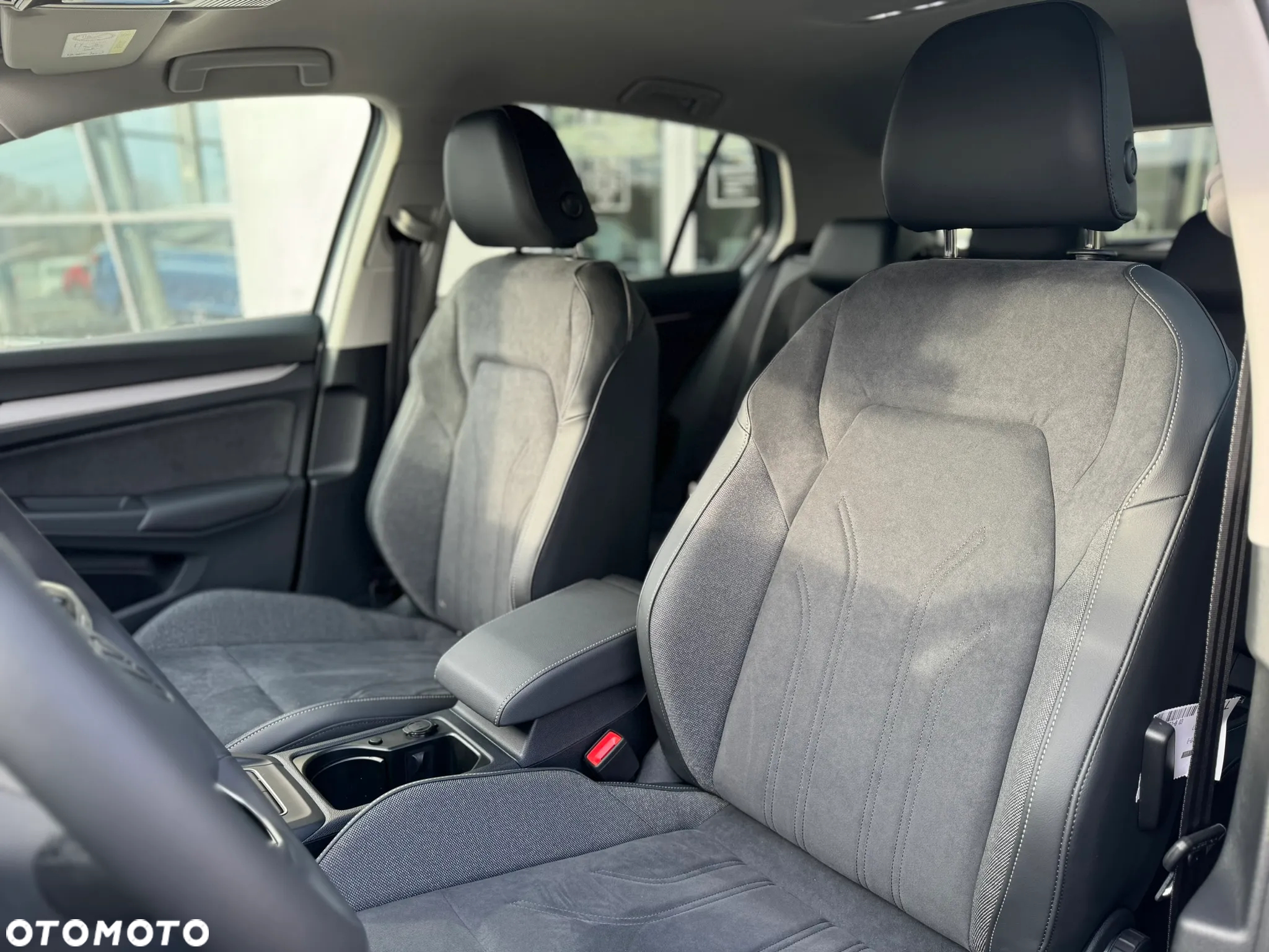 Volkswagen Golf VIII 1.5 TSI Life - 12