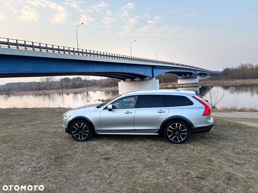 Volvo V90 Cross Country T5 AWD Pro - 2