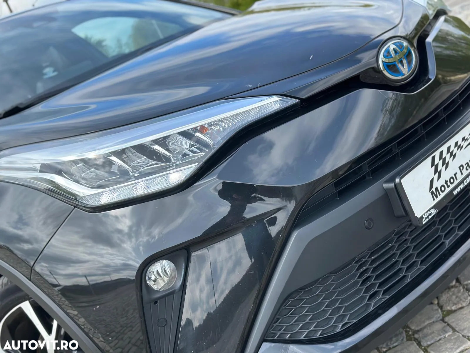 Toyota C-HR 2.0 HSD 184 CP 4x2 CVT Classy Bi-Tone - 10