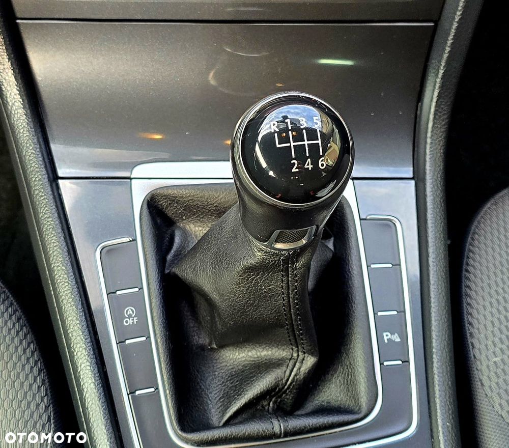 Volkswagen Golf - 14