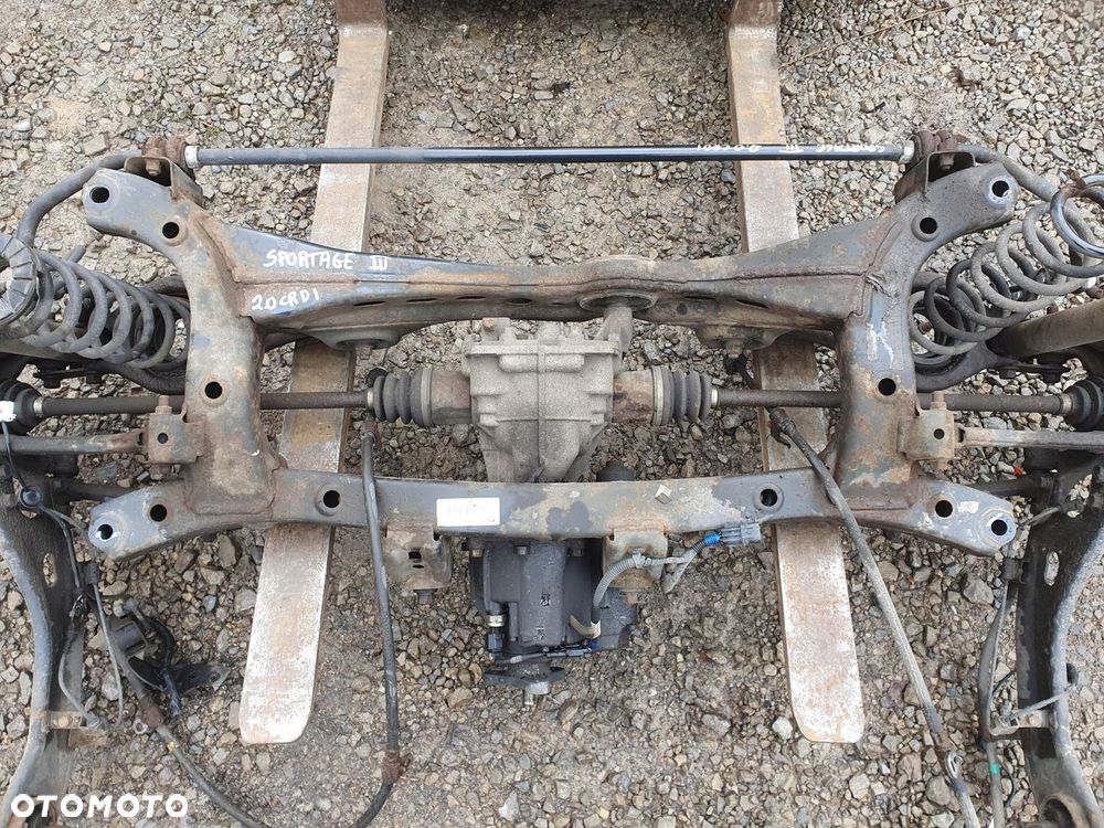 SANKI WÓZEK TYŁ 55405-2S110 KIA SPORTAGE IX35 III 2.0 CRDI 136KM 4X4 - 2