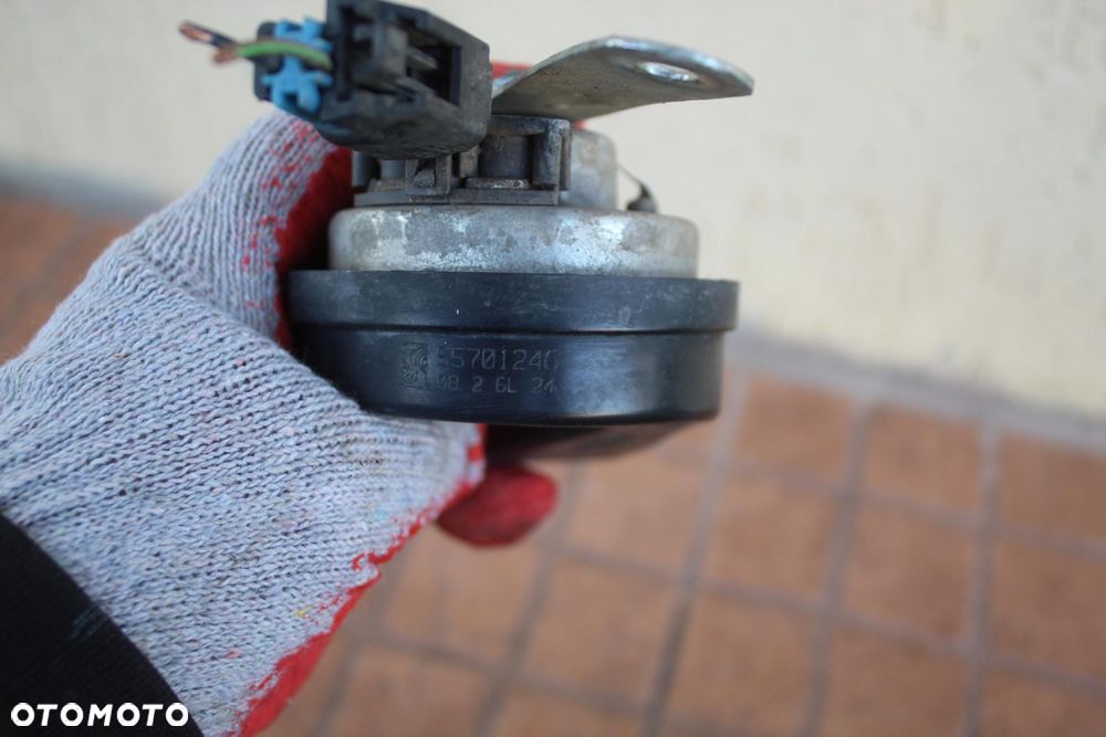 SYGNAŁ KLAKSON OPEL CORSA D 1.0 55701246 - 5