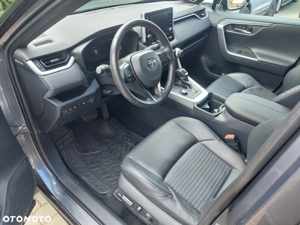 Toyota RAV4 - 9