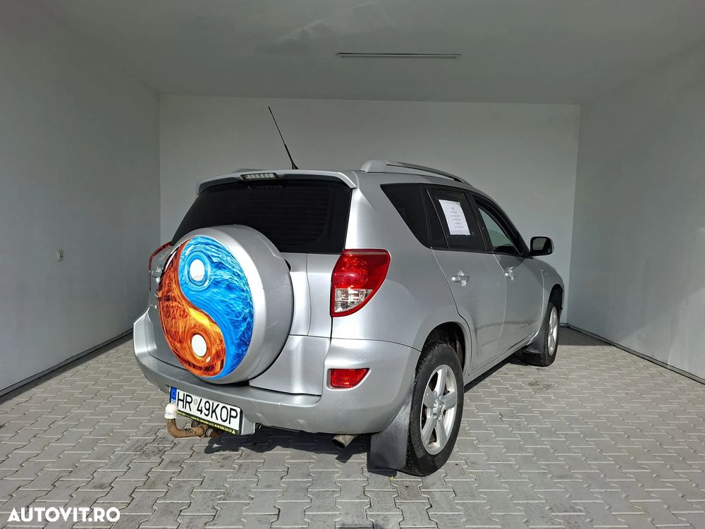 Toyota RAV4 2.2 D-4D 4x4 - 2