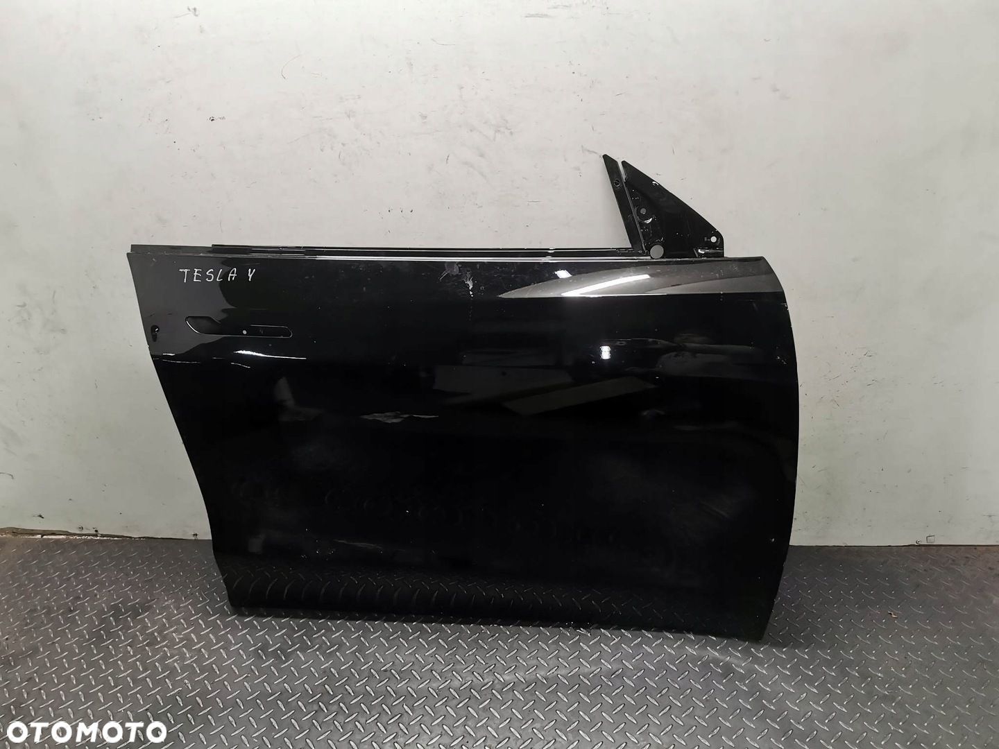 DRZWI PRAWY PRZÓD TESLA Y 1493538-00-D - 1